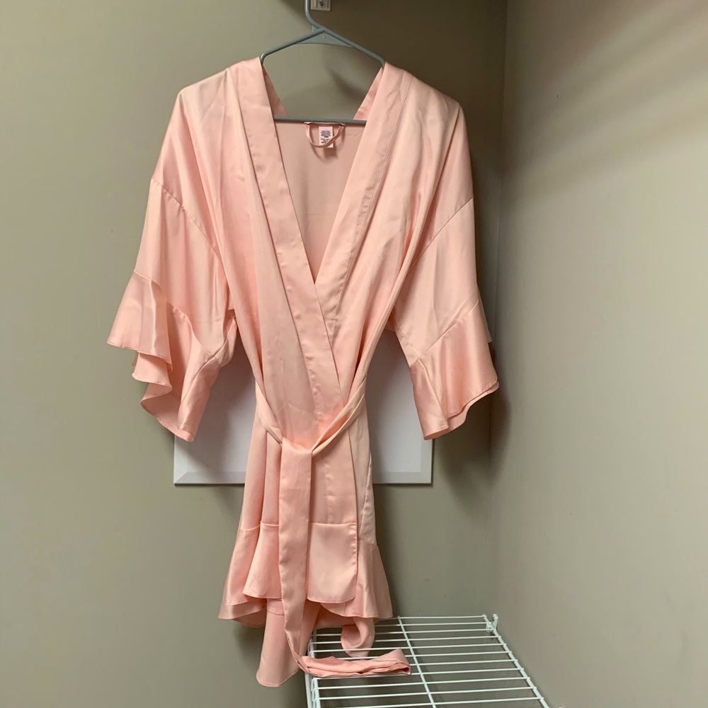 Beautiful light pink Victoria’s Secret satin robe!